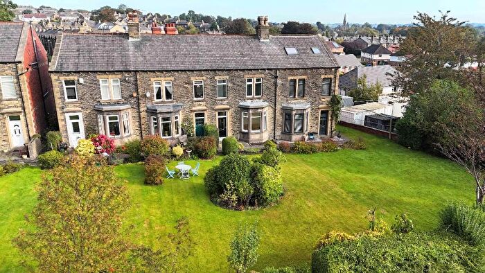 4 Bedroom Terraced House For Sale In Brooklands, Hipperholme, HX3