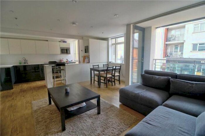 2 Bedroom Flat To Rent In Oxford Street, Leamington Spa, CV32