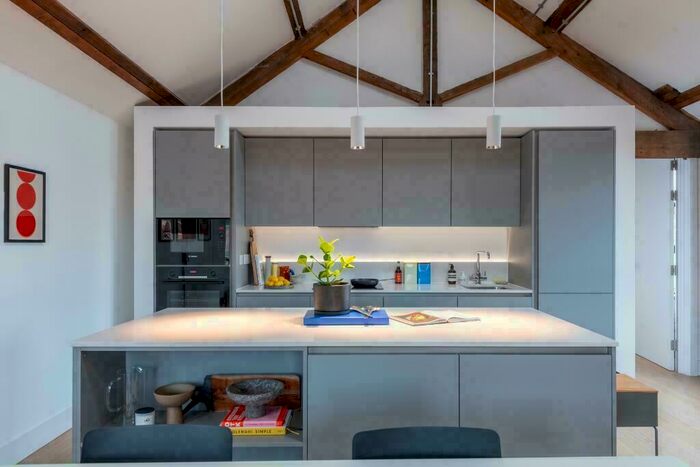 3 Bedroom Apartment To Rent In Milton Street, Sheffield, S3