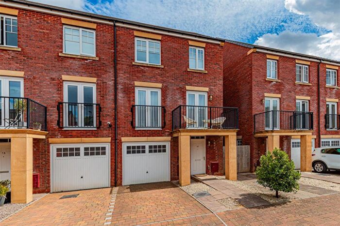 3 Bedroom Town House For Sale In Ffordd Yr Hen-Dai, Canton, Cardiff, CF11