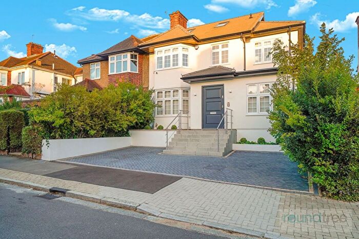 7 Bedroom Semi-Detached House For Sale In Southbourne Crescent, Hendon, NW4