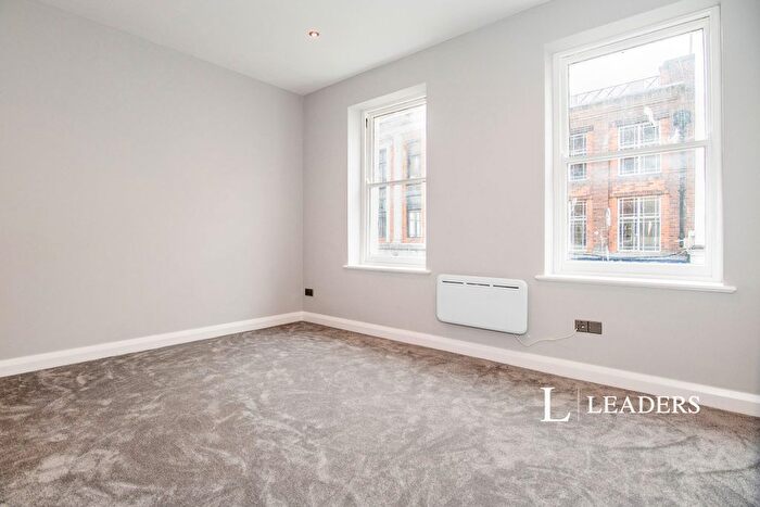 1 Bedroom Flat To Rent In A Broad Street, Worcester, WR1