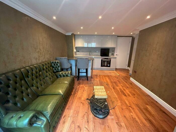 1 Bedroom Flat To Rent In - Whitworth Street, Manchester, M1