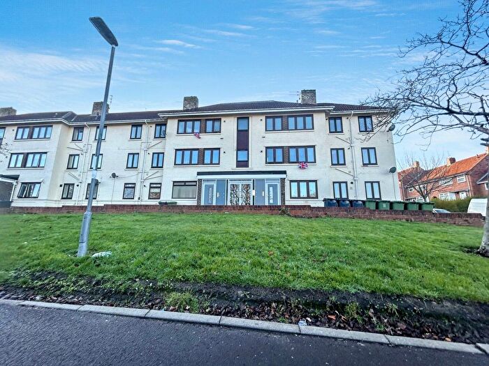 2 Bedroom Flat For Sale In Mendip Gardens, Gateshead, NE11