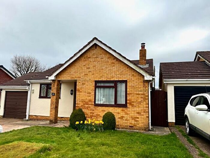 2 Bedroom Bungalow To Rent In Greenslade Road, Witheridge, Tiverton, EX16