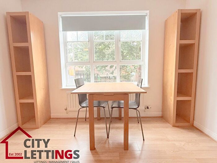 2 Bedroom Apartment To Rent In Tudor Court, Arboretum, NG7