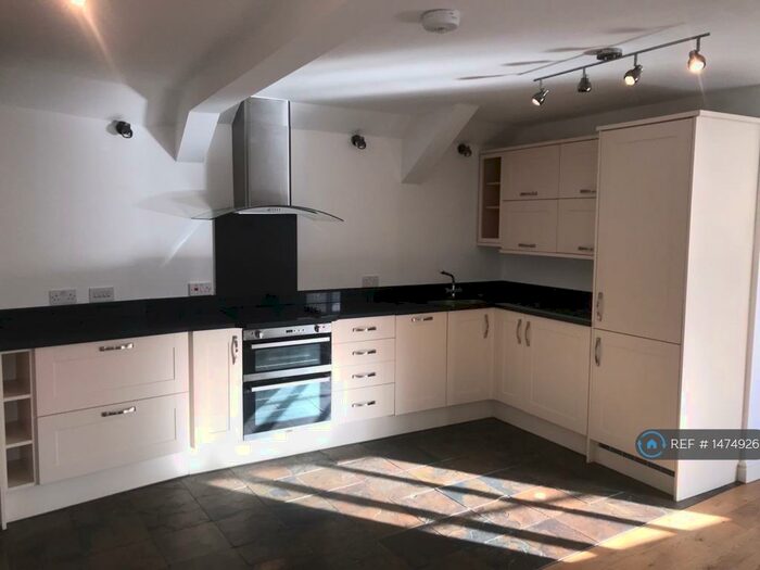 2 Bedroom Flat To Rent In Cliffe Terrace, Wetherby, LS22