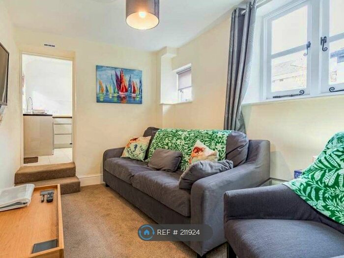 2 Bedroom Semi-Detached House To Rent In Edinburgh Villas, Torquay, TQ1