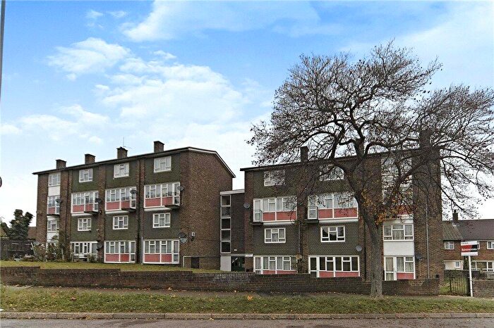 2 Bedroom Maisonette For Sale In Dunsfold Way, New Addington, Croydon, CR0