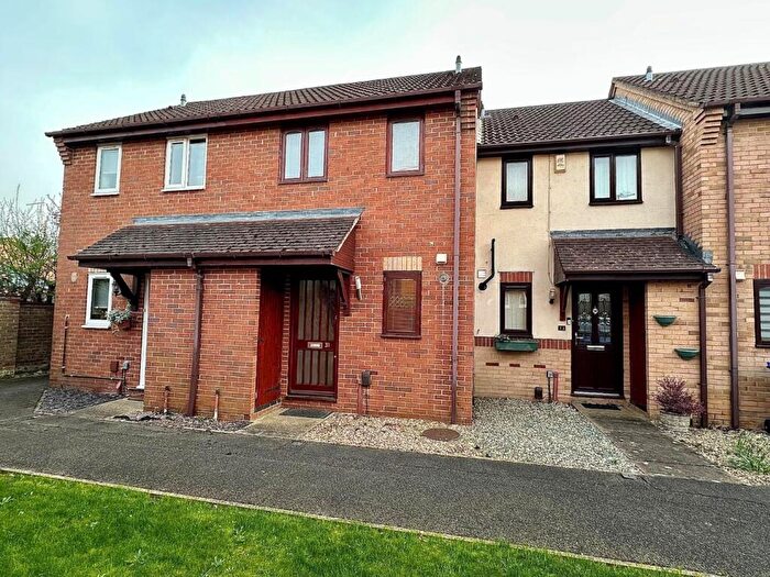 1 Bedroom Terraced House For Sale In Woodpecker Way, East Hunsbury, Northampton, NN4