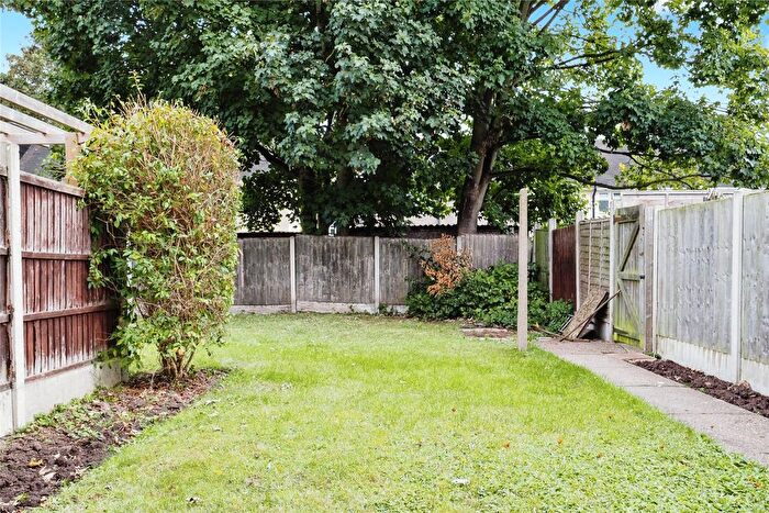 3 Bedroom Terraced House For Sale In Bradley Walk, Clifton, Nottingham, NG11