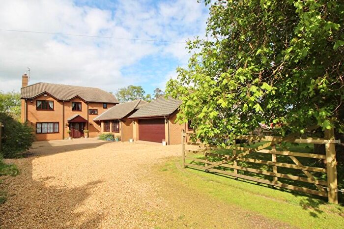 4 Bedroom Detached House For Sale In Coates Road, Coates, Peterborough, PE7