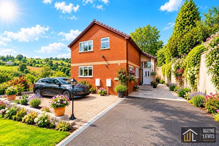 3 Bedroom Detached House For Sale In Hill View Drive, Bedlinog, Treharris, CF46