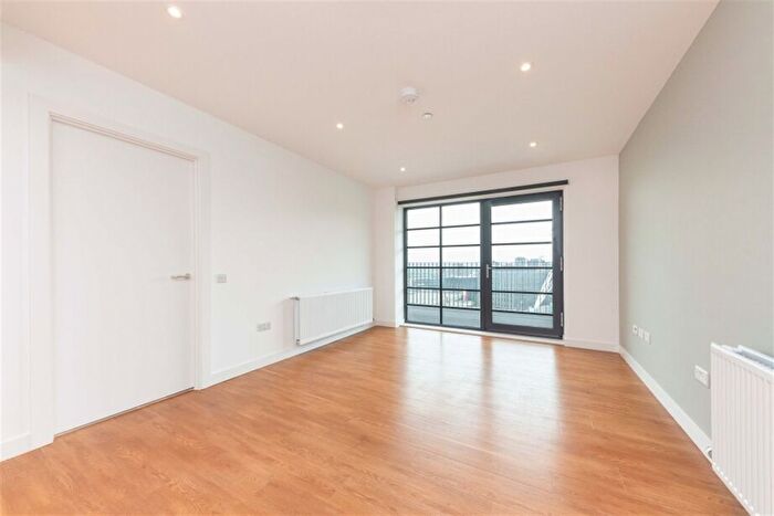 2 Bedroom Flat To Rent In Southway, Wembley, HA9