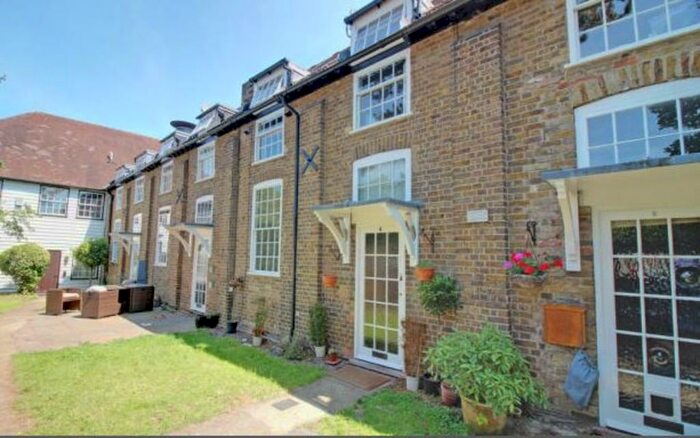 3 Bedroom Mews To Rent In West Street, Hertford, SG13