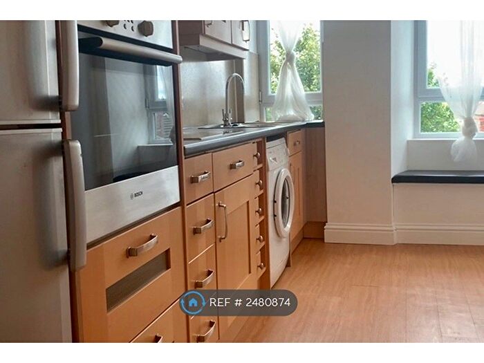 2 Bedroom Flat To Rent In Eskdale Street, Glasgow, G42