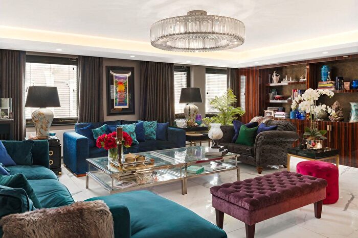 4 Bedroom Flat To Rent In Clarges Street, Mayfair, W1J