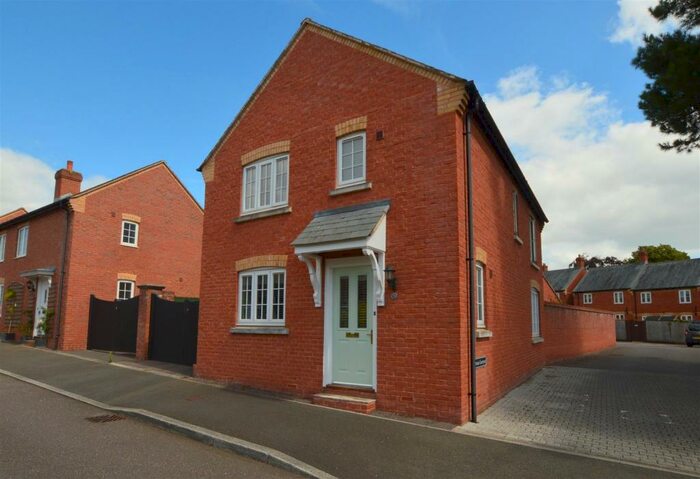 3 Bedroom Detached House To Rent In Alice Templar Close, Exeter, EX2