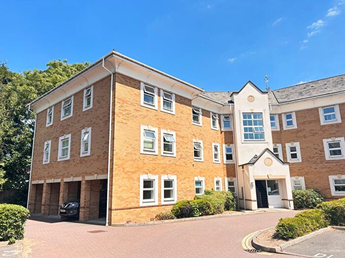2 Bedroom Flat To Rent In International Way, Sunbury-On-Thames, TW16