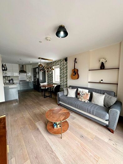 2 Bedroom Flat To Rent In Abbey Road, Barking, IG11