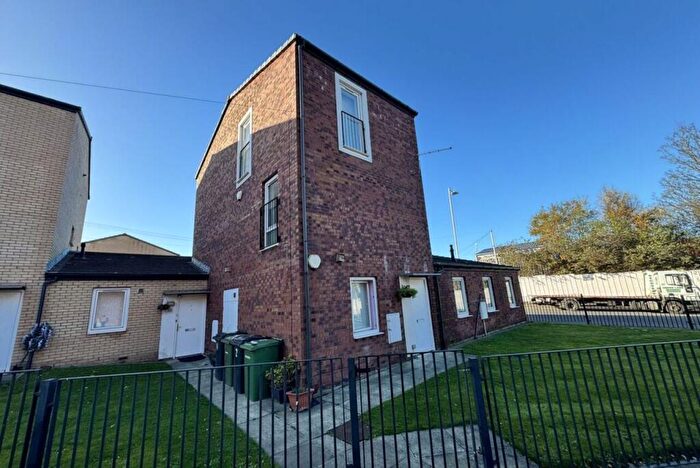 2 Bedroom Apartment For Sale In Old Chester Road, Birkenhead, CH41