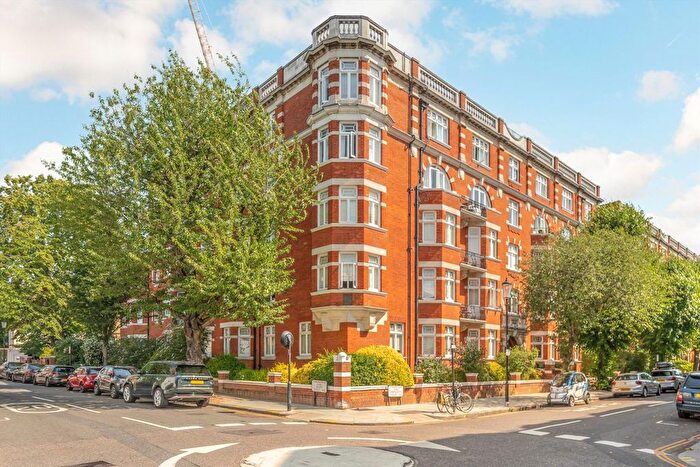 4 Bedroom Flat To Rent In Abingdon Villas, Kensington, W8