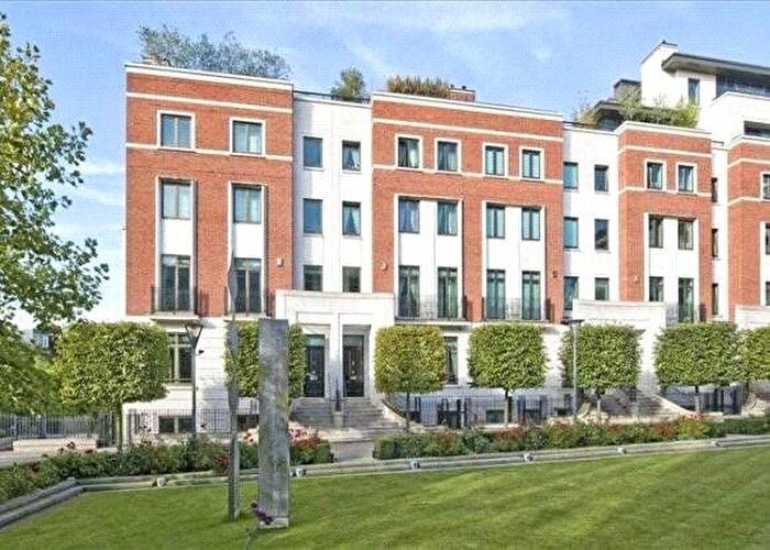 5 Bedroom Property To Rent In Thornwood Gardens, Kensington, W8