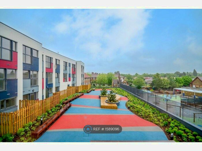 2 Bedroom Flat To Rent In Deepak House, London, SW17