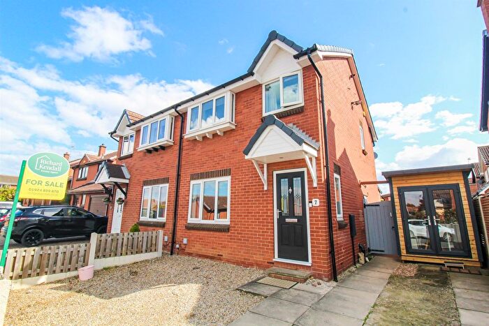 3 Bedroom Semi Detached House For Sale In Bransdale Avenue, Altofts, WF6