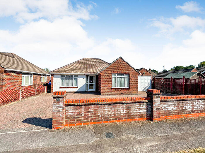 2 Bedroom Detached Bungalow For Sale In Heath House Gardens, Hedge End, Southampton, SO30