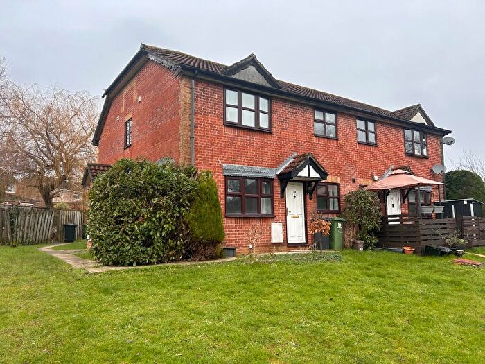 Flat To Rent In The Foxgloves, SO30