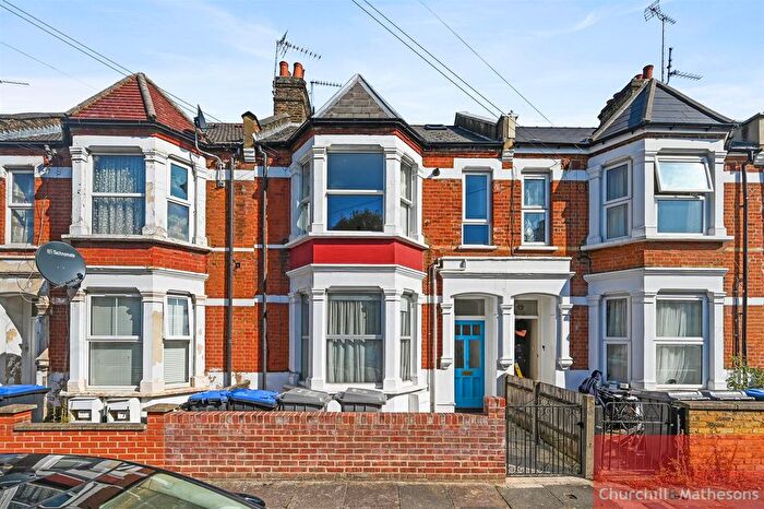 4 Bedroom Flat For Sale In West Ella Road, Harlesden, London, NW10