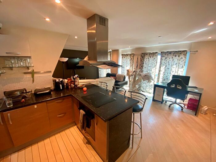 2 Bedroom Flat To Rent In The Habitat, Nottingham, NG1