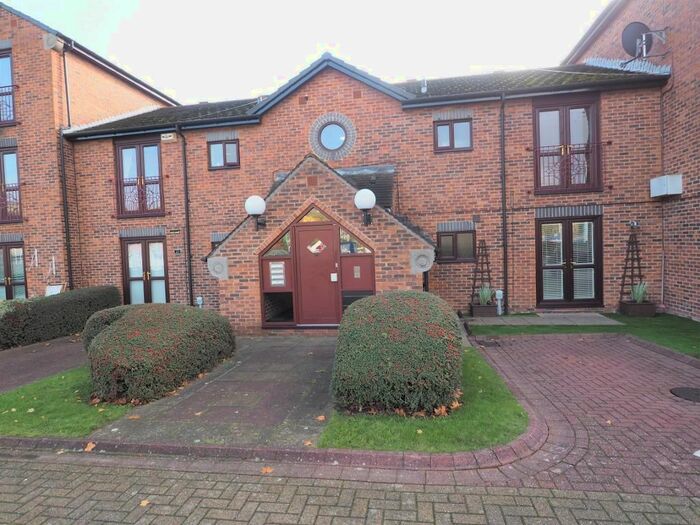 2 Bedroom Flat To Rent In Kingston Wharf, Kingston Street, Hull, East Yorkshire, HU1