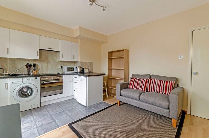 1 Bedroom Flat To Rent In Wilmot Street, Bethnal Green, London, E2