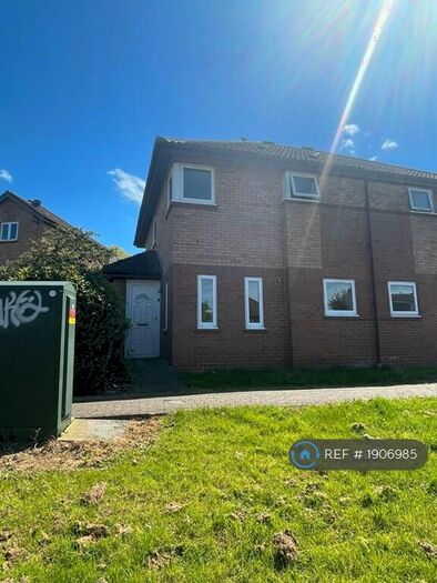 3 Bedroom Semi-Detached House To Rent In Engaine Drive, Milton Keynes, MK5