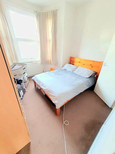 1 Bedroom Flat To Rent In Oak Grove, London, NW2