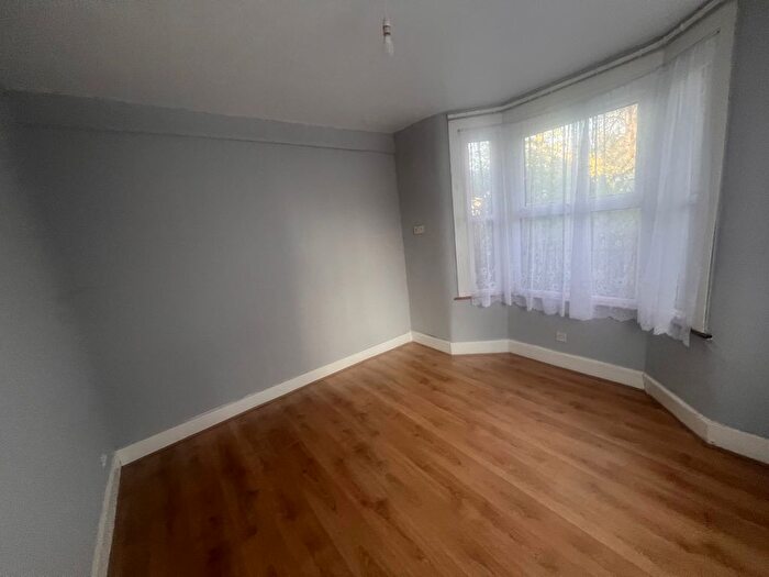 4 Bedroom Terraced House To Rent In Winns Avenue, Walthamstow, E17