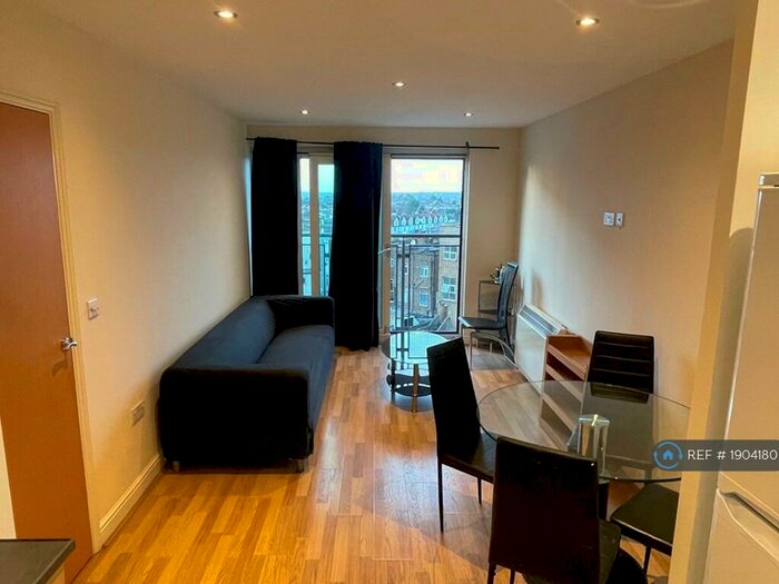 1 Bedroom Flat To Rent In City Gate House, Ilford, IG2