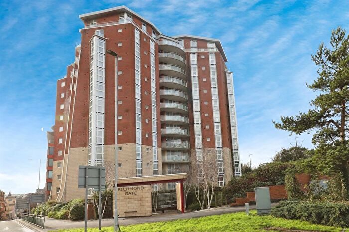 1 Bedroom Flat For Sale In Richmond Hill Drive, Bournemouth, BH2