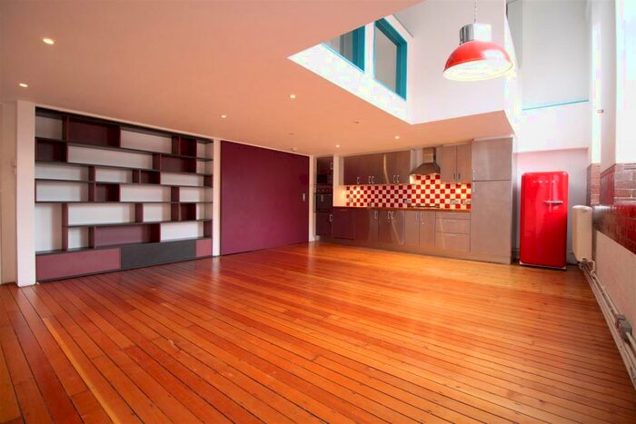 2 Bedroom Flat To Rent In Bramshaw Road, London, E9