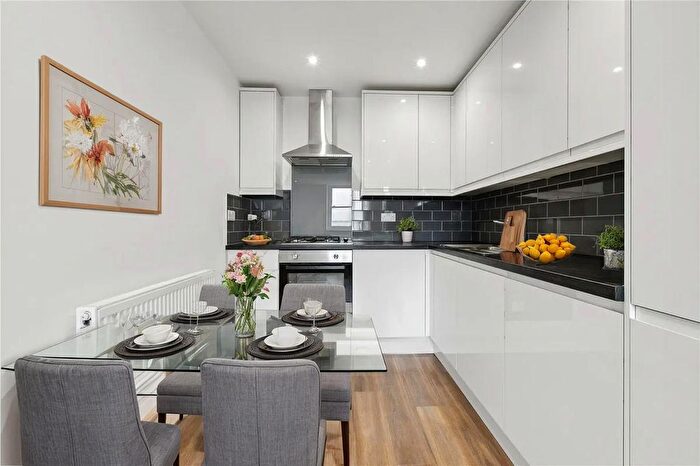 2 Bedroom Flat To Rent In Putney High Street, London, SW15