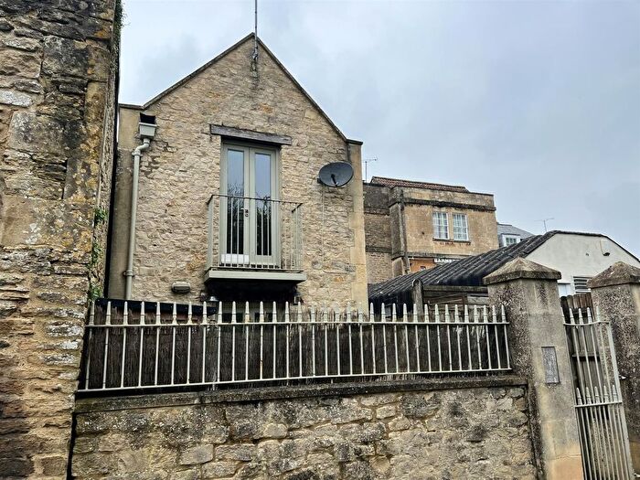 1 Bedroom Flat To Rent In High Street, Corsham, SN13