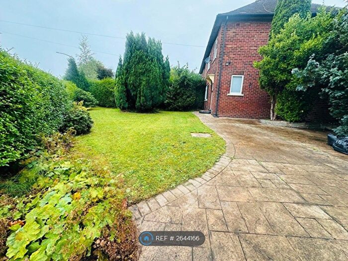 3 Bedroom Semi-Detached House To Rent In Pope Lane, Ribbleton, Preston, PR2