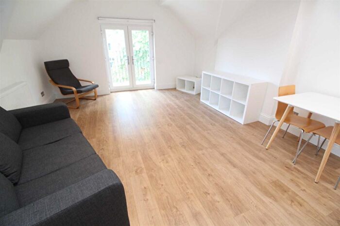 2 Bedroom Flat To Rent In Chandos Road, Chorlton, Manchester, M21