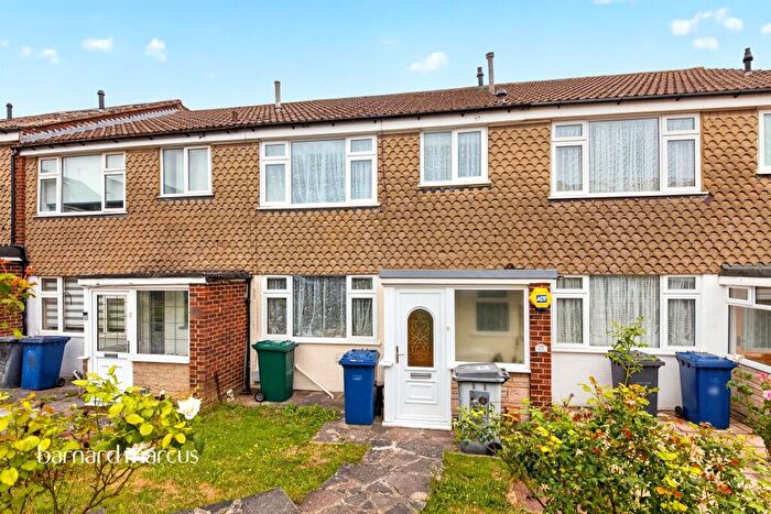 3 Bedroom Terraced House For Sale In Brunswick Park Gardens, London, N11