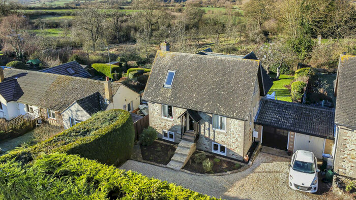 5 Bedroom Detached House For Sale In Heyford Road, Somerton, OX25