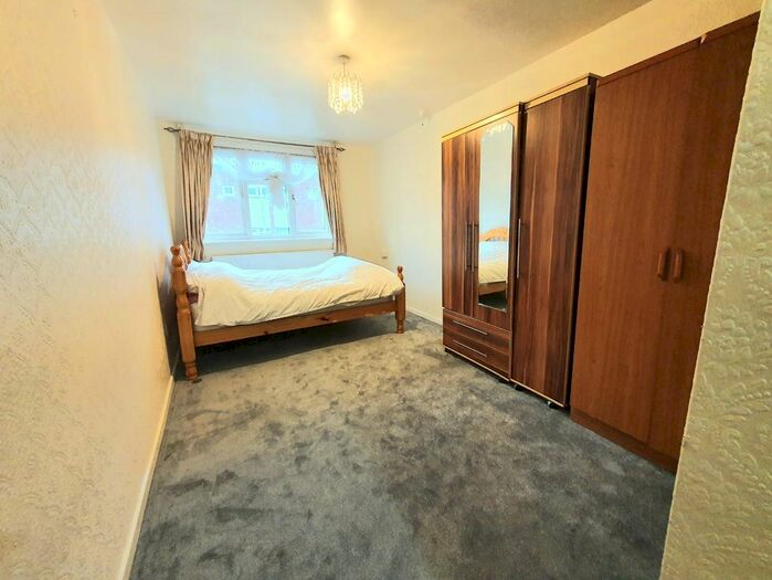 1 Bedroom Flat To Rent In Kielder Close, Ilford, IG6
