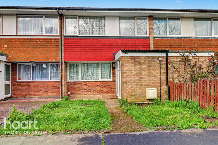 3 Bedroom Terraced House For Sale In Osborne Gardens, Thornton Heath, CR7