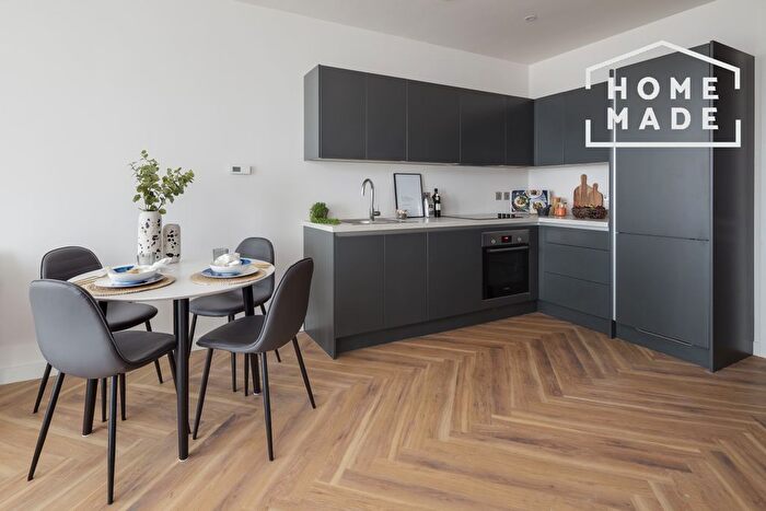 1 Bedroom Flat To Rent In The Green Rooms, M50